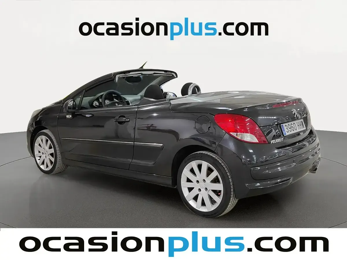 Usado Peugeot 207 CC 120 CV (88 kW) 2012 Negro Descapotable