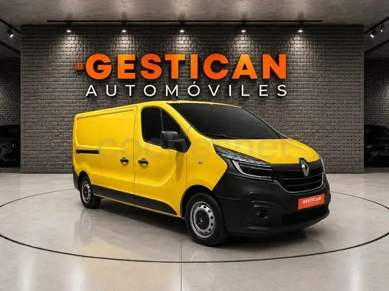 Usado Renault Trafic 120 CV (88 kW) 2021 Amarillo Monovolumen