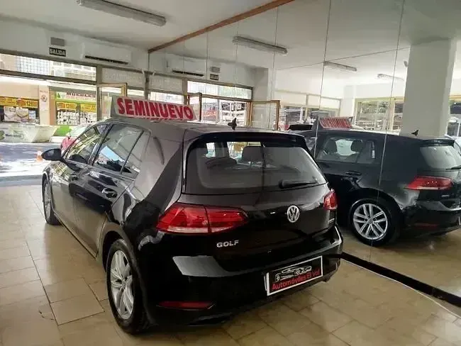 Usado VW Golf VIII Edition 130 CV (95 kW) 2020 Negro Berlina