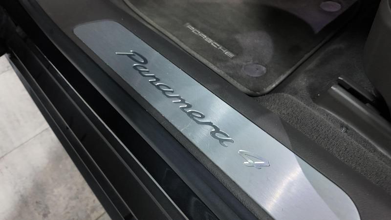 Usado Porsche Panamera Executive 462 CV (339 kW) 2020 Gris / plata Utilitario