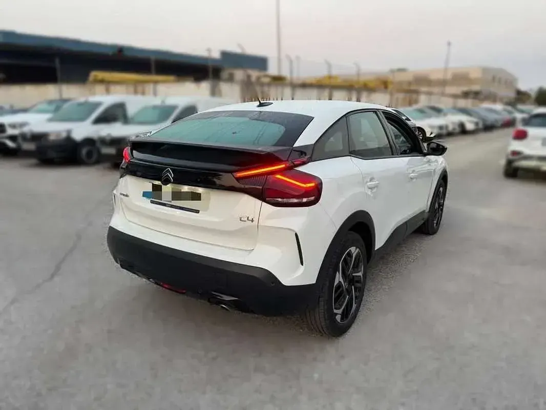 Usado Citroën C4 Feel 131 CV (96 kW) 2022 Blanco Berlina