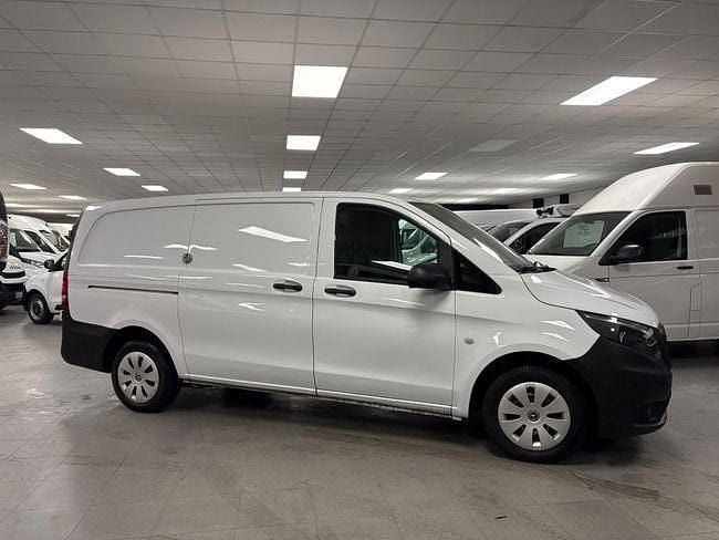 Usado Mercedes Vito 115 CV (84 kW) 2018 Blanco Van