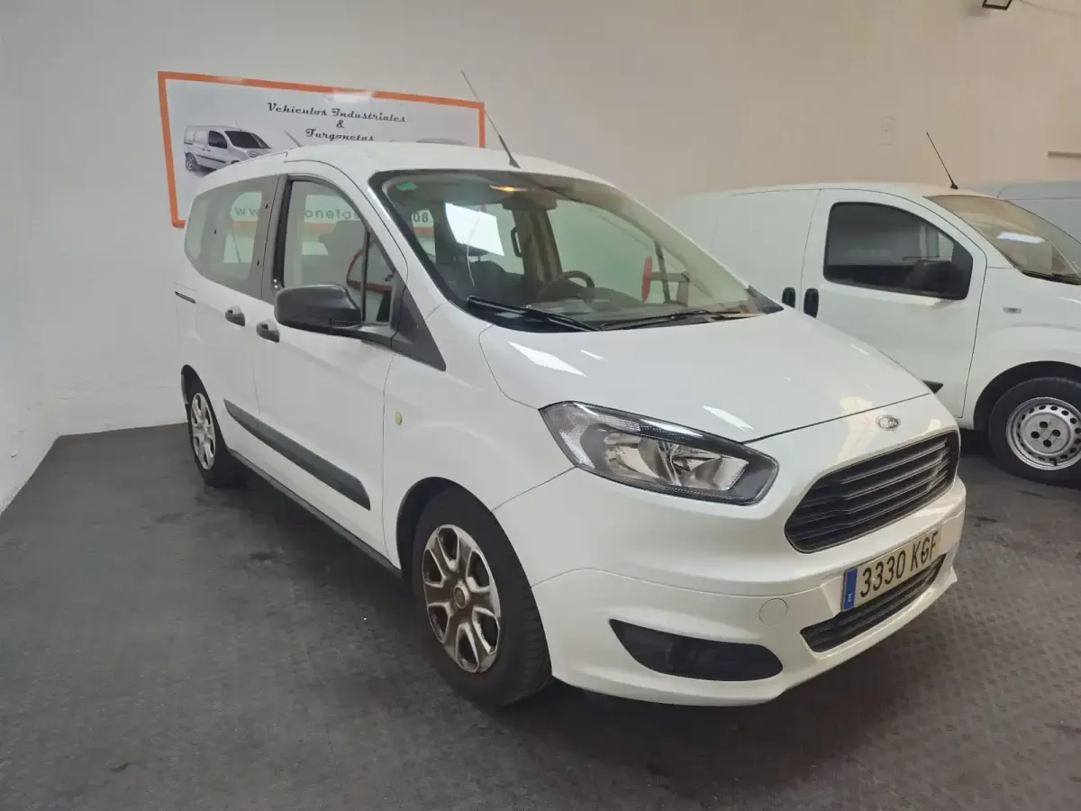 Begagnad Ford Transit Trend 100 HK (73 kW) 2019 Vit Kombi