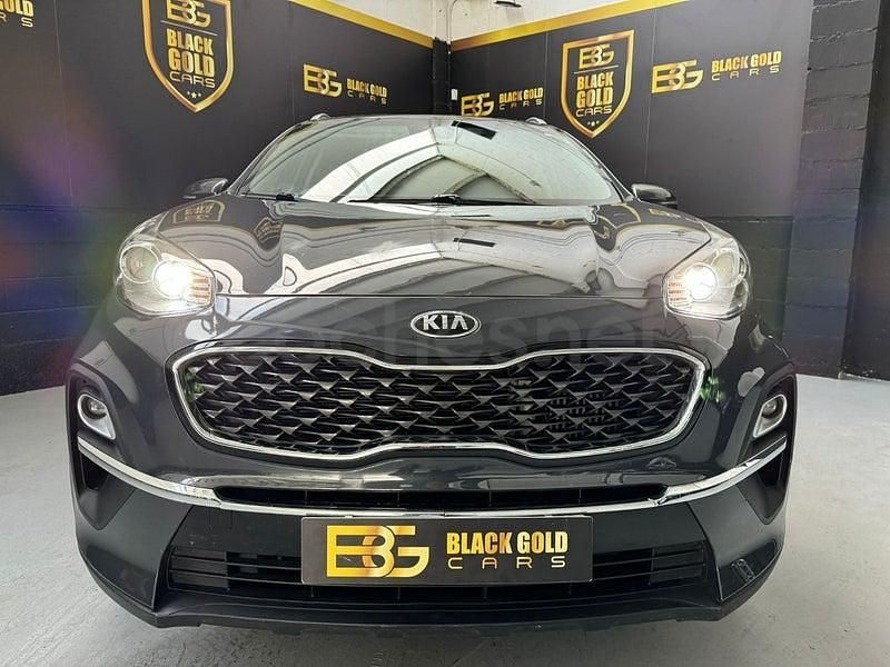 Usado Kia Sportage 136 CV (100 kW) 2021 Gris / plata SUV