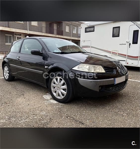 Negro Usado 2007 Renault Mégane II Dynamique Berlina | 2000 € (Buen precio) - Imagen 1/4