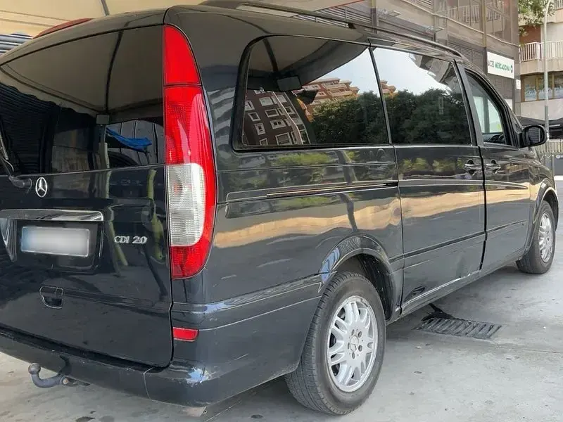 Usado Mercedes Viano 116 CV (85 kW) 2007 Gris / plata Monovolumen