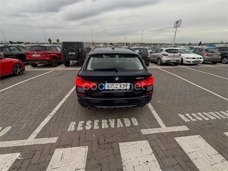 Usado BMW 520 190 CV (139 kW) 2017 Azul Familiar