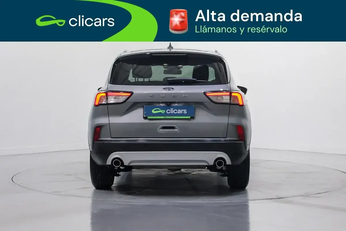 Usado Ford Kuga Titanium 150 CV (110 kW) 2022 Gris / plata SUV