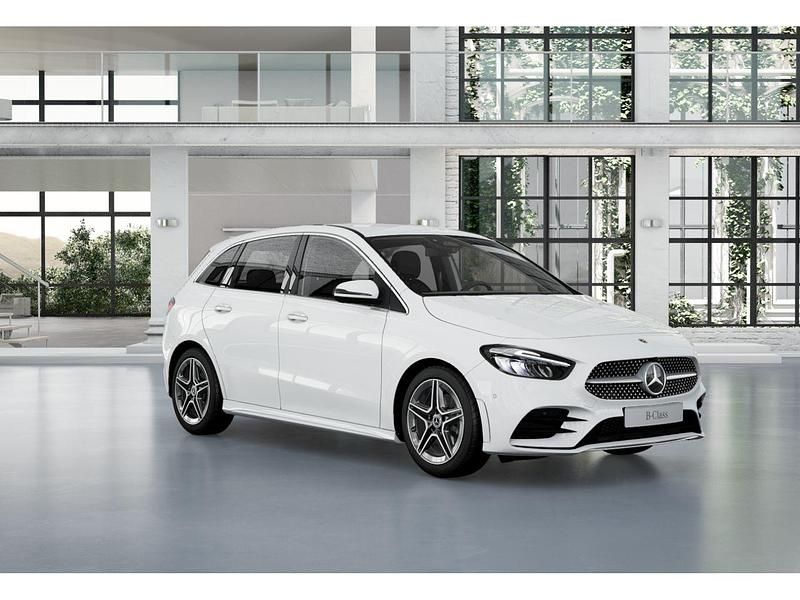 Usado Mercedes B180 AMG line 150 CV (110 kW) 2024 Blanco polar  pintura unicolor Monovolumen