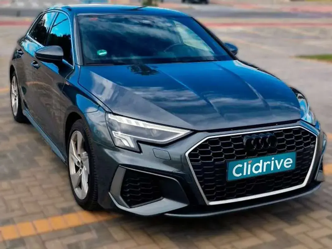 Usado Audi A3 Sportback S-Line 110 CV (80 kW) 2021 Gris Utilitario