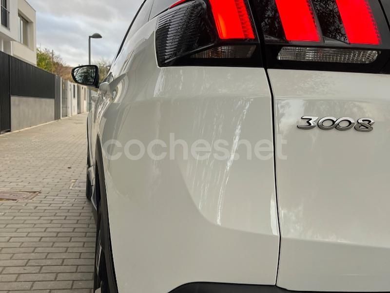 Usado Peugeot 3008 Allure 130 CV (95 kW) 2019 Blanco SUV