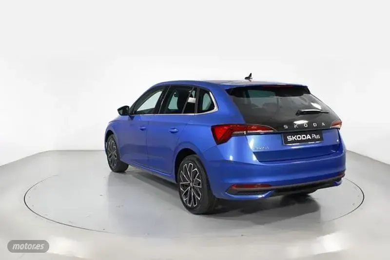 Usado Skoda Scala Selection 150 CV (110 kW) 2025 Azul Utilitario