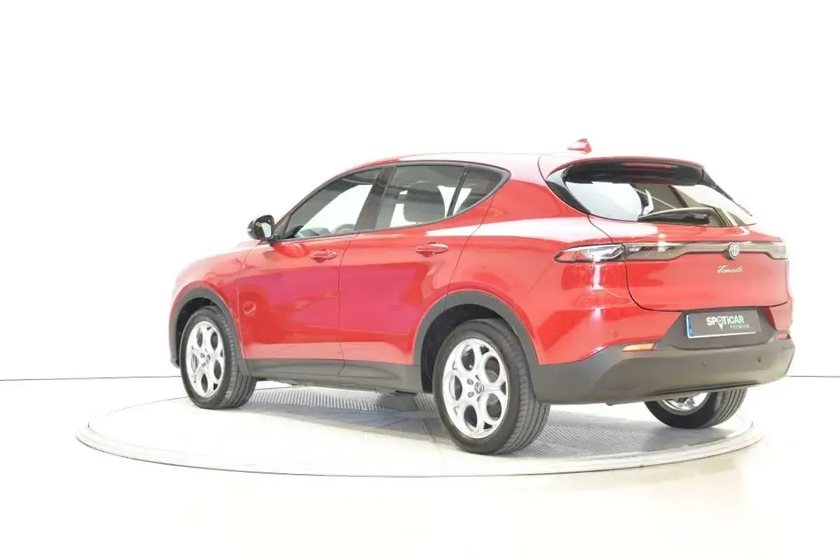 Usado Alfa Romeo Tonale Sprint 130 CV (95 kW) 2023 Rojo SUV