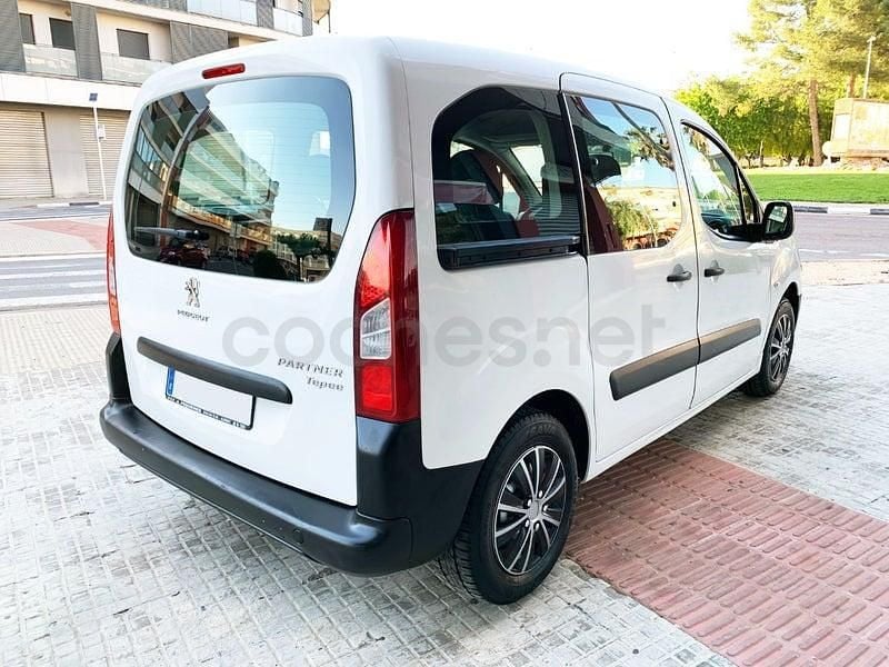 Usado Peugeot Partner Tepee Access 75 CV (55 kW) 2017 Blanco Monovolumen