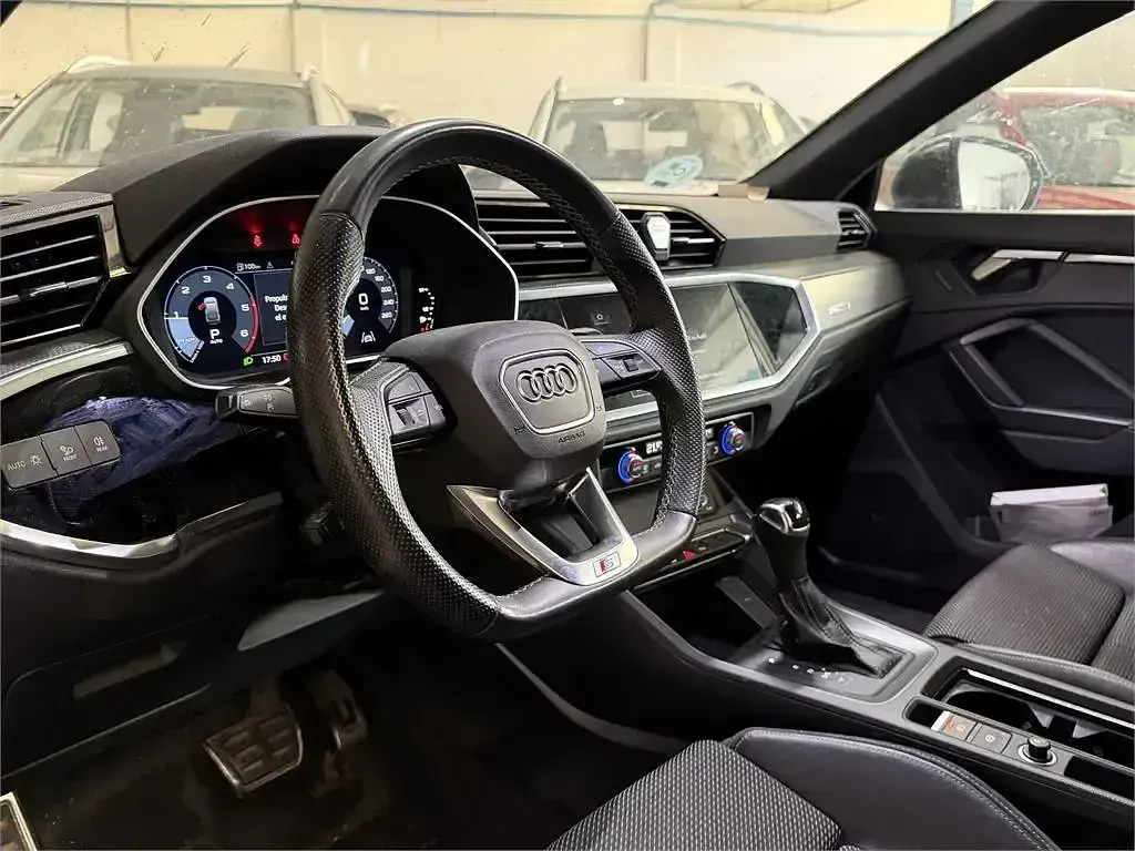 Usado Audi Q3 150 CV (110 kW) 2022 Gris SUV