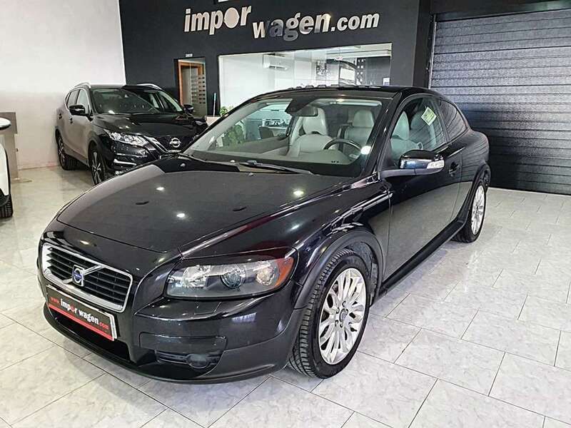 Usado Volvo C30 Summum 115 CV (84 kW) 2012 Negro Utilitario