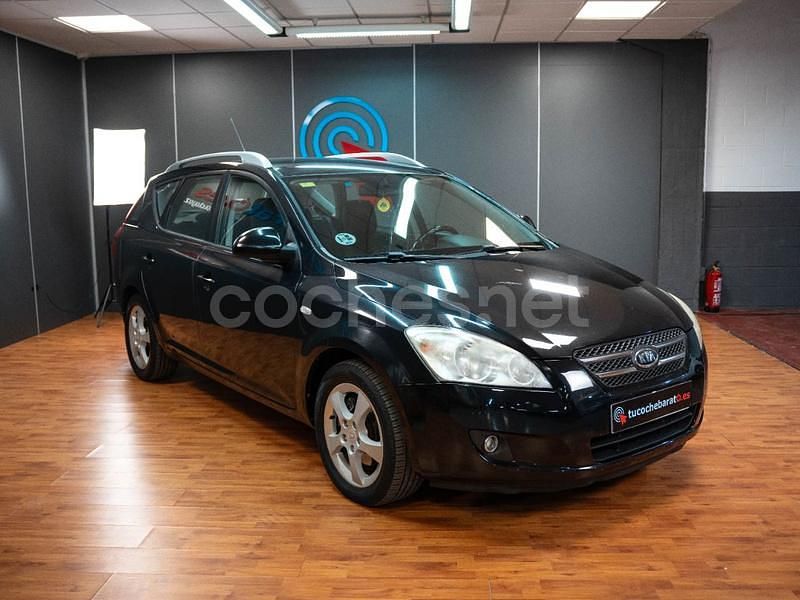 Usado Kia Ceed Active 115 CV (84 kW) 2009 Negro Utilitario