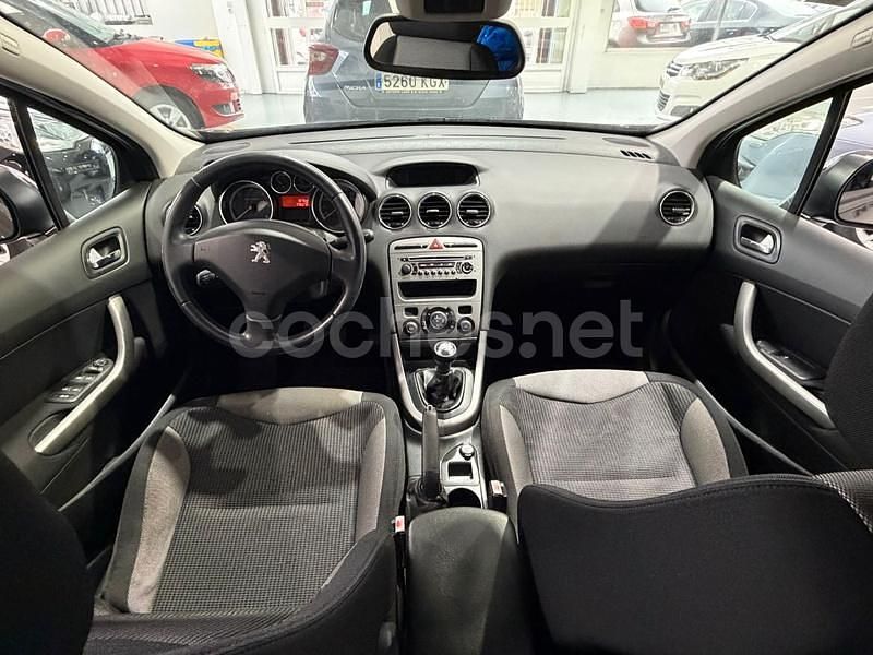 Usado Peugeot 308 Active 112 CV (82 kW) 2012 Marrón Berlina