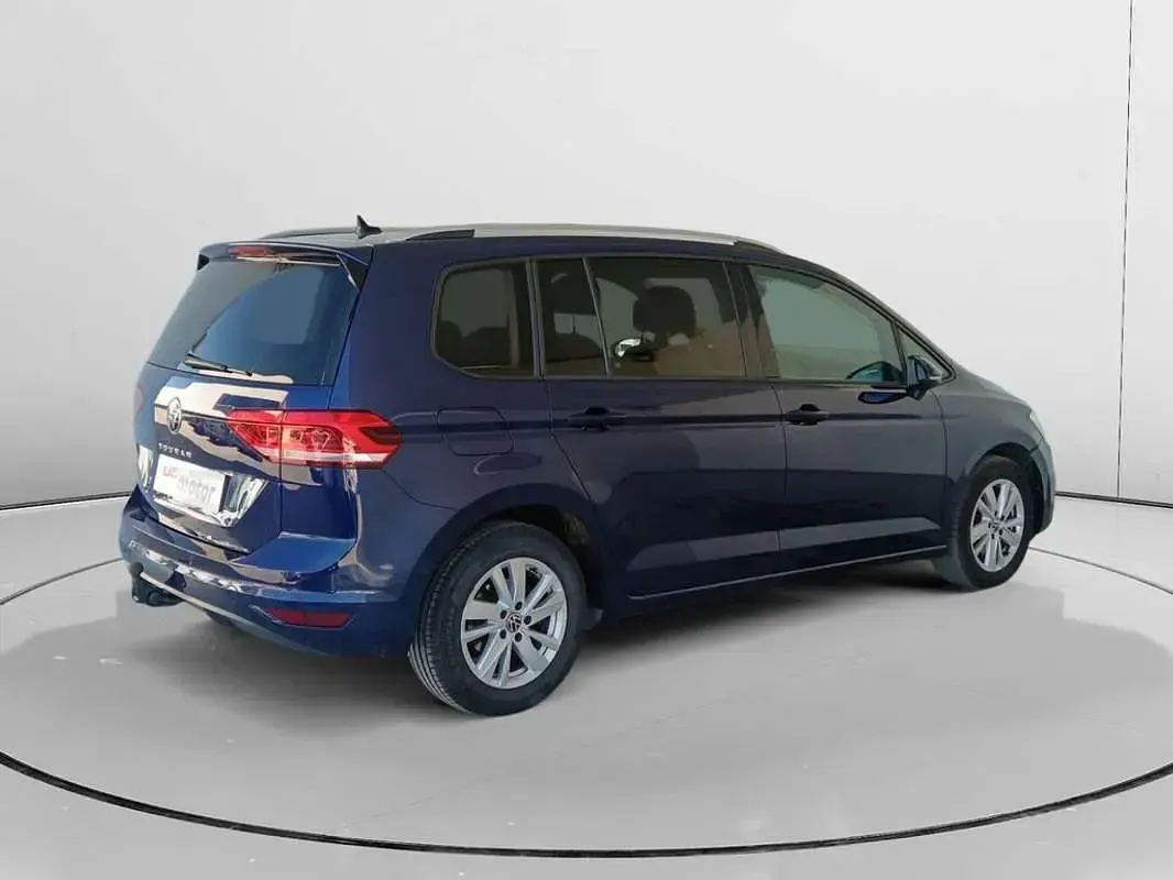 Usado VW Touran Advance 150 CV (110 kW) 2022 Azul Monovolumen