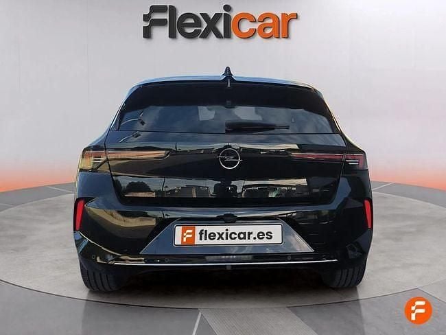 Usado Opel Astra Elegance 130 CV (95 kW) 2023 Negro Berlina