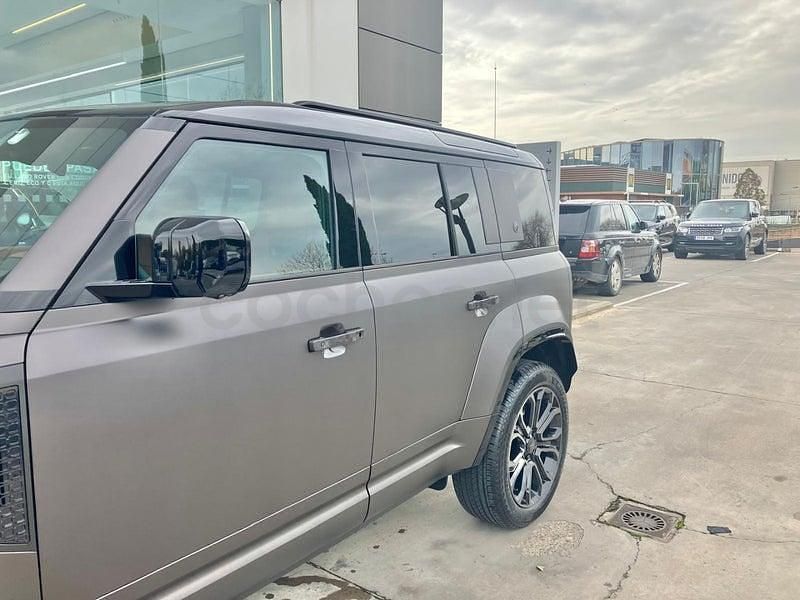 Usado Land Rover Defender 635 CV (467 kW) 2025 Gris / plata SUV