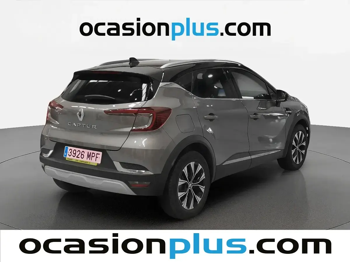 Usado Renault Captur Techno 90 CV (66 kW) 2024 Gris SUV
