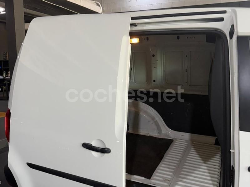 Usado VW Caddy Beach 102 CV (75 kW) 2018 Blanco Monovolumen