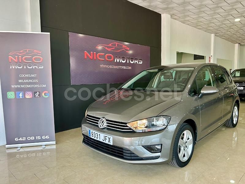 Beige Usado 2015 VW Golf Sportsvan Advance Monovolumen | 9999 € (Un poco caro) - Imagen 1/4