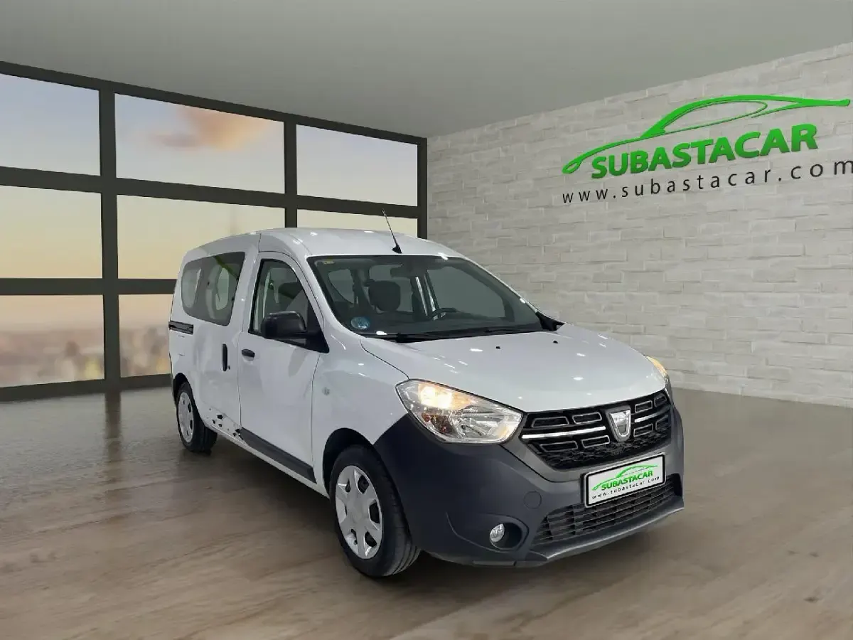 Usado Dacia Dokker Essentiel 110 CV (80 kW) 2020 Blanco Monovolumen