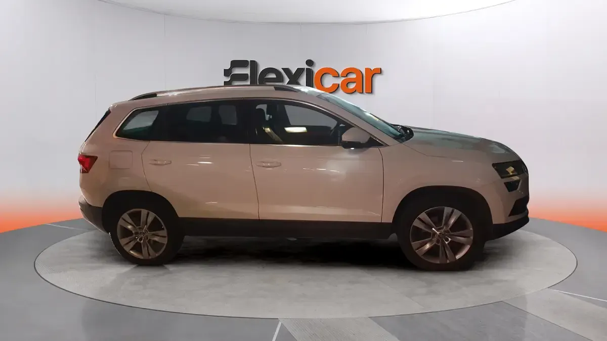 Usado Skoda Karoq Ambition 116 CV (85 kW) 2019 Blanco SUV