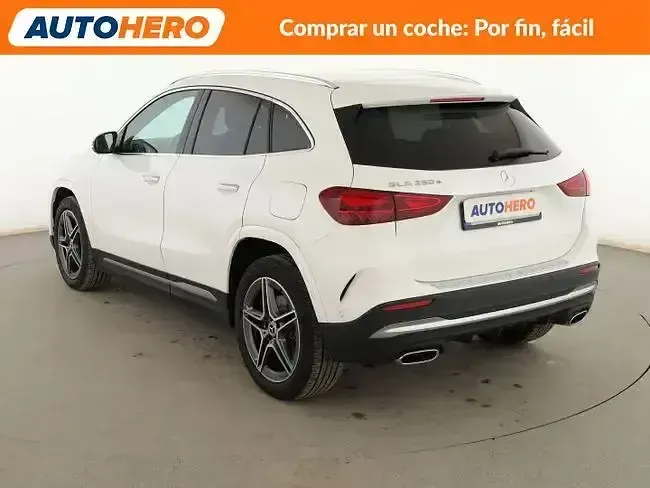 Usado Mercedes GLA250 AMG line 218 CV (160 kW) 2023 Blanco SUV