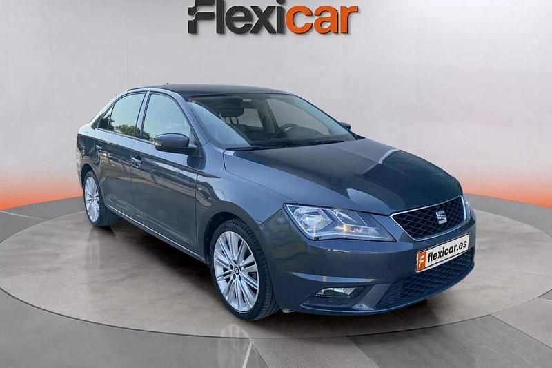 Usado Seat Toledo Style 116 CV (85 kW) 2016 Gris Berlina