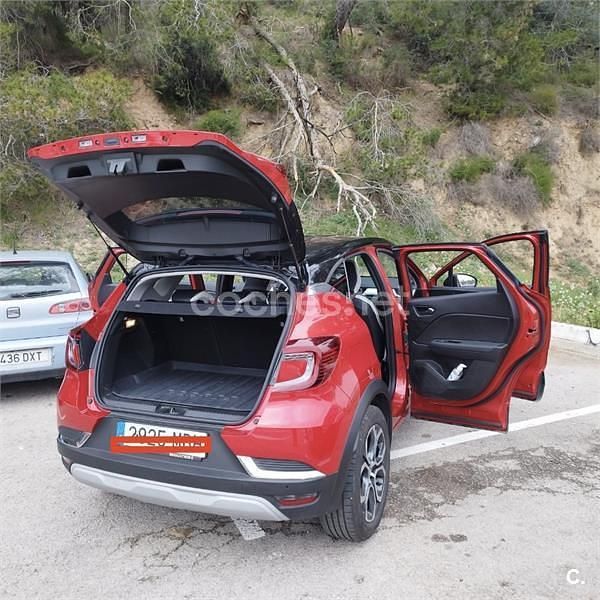 Usado Renault Captur Techno 140 CV (102 kW) 2022 Granate SUV