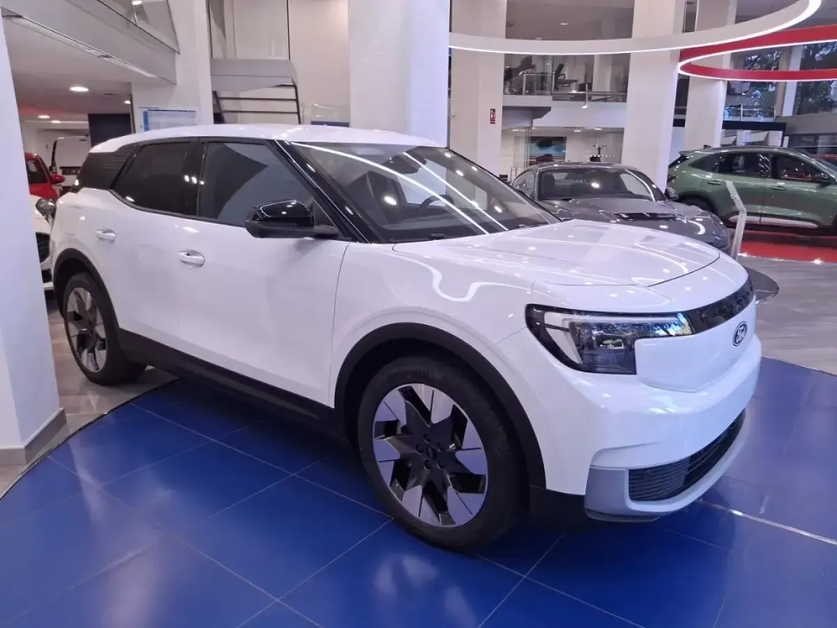 Usado Ford Explorer Premium 210 kW (286 CV) 2026 Blanco SUV