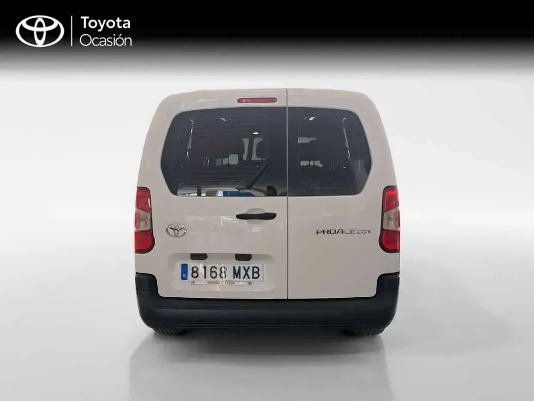 Usado Toyota Proace City City 102 CV (75 kW) 2024 Blanco Monovolumen
