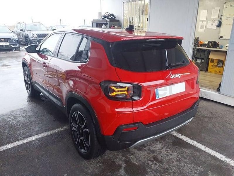 Usado Jeep Avenger Summit 100 CV (73 kW) 2023 Rojo SUV