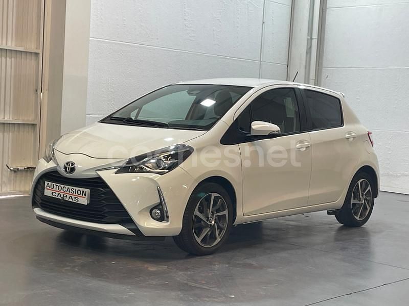 Blanco Usado 2019 Toyota Yaris Active Berlina | 9800 € (Buen precio) - Imagen 1/4