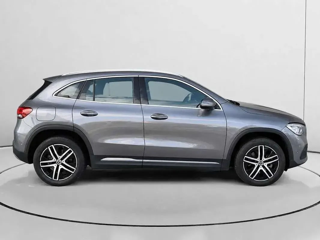 Usado Mercedes GLA250 218 CV (160 kW) 2022 Gris SUV