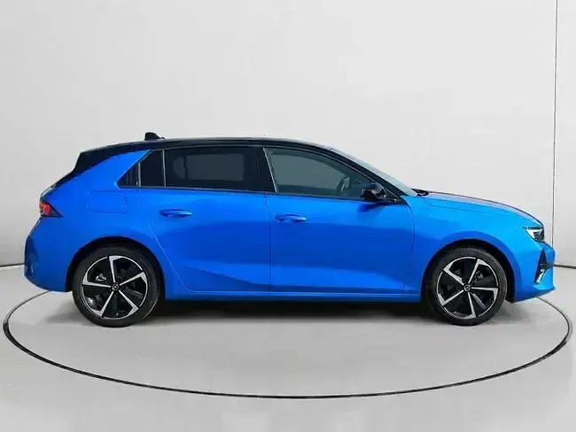 Usado Opel Astra 130 CV (95 kW) 2024 Azul Utilitario