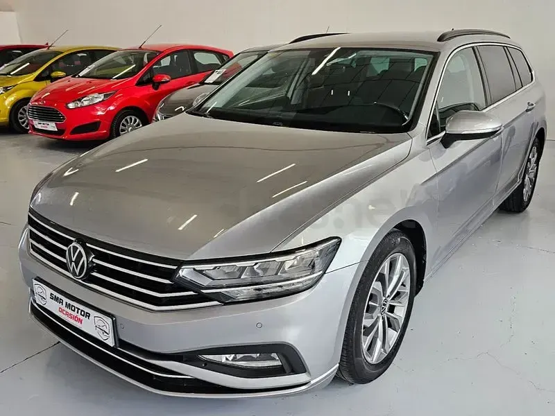 Usado VW Passat Executive 150 CV (110 kW) 2023 Gris / plata Familiar