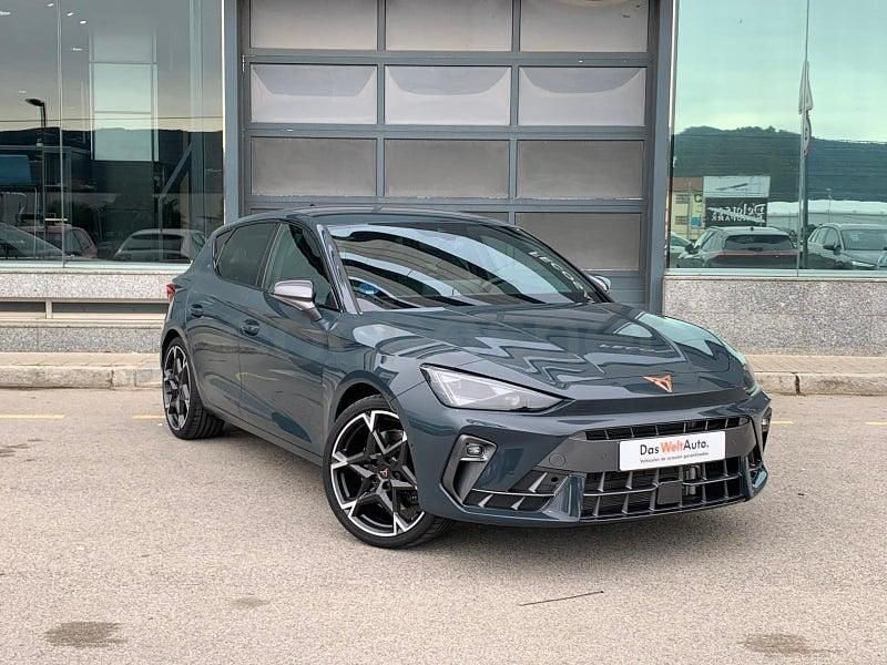 Usado Cupra Leon VZ 272 CV (200 kW) 2024 Gris / plata Berlina