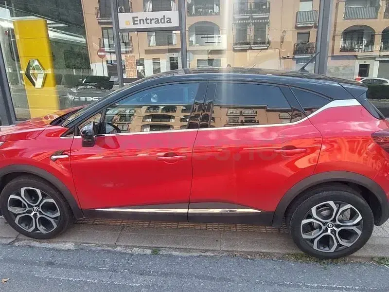 Usado Renault Captur Zen 100 CV (73 kW) 2022 Rojo SUV