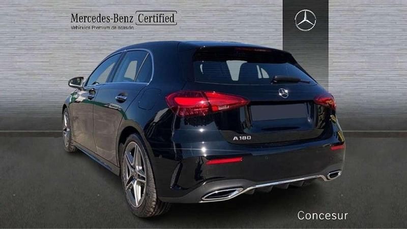 Usado Mercedes A180 136 CV (100 kW) 2024 Negro Berlina