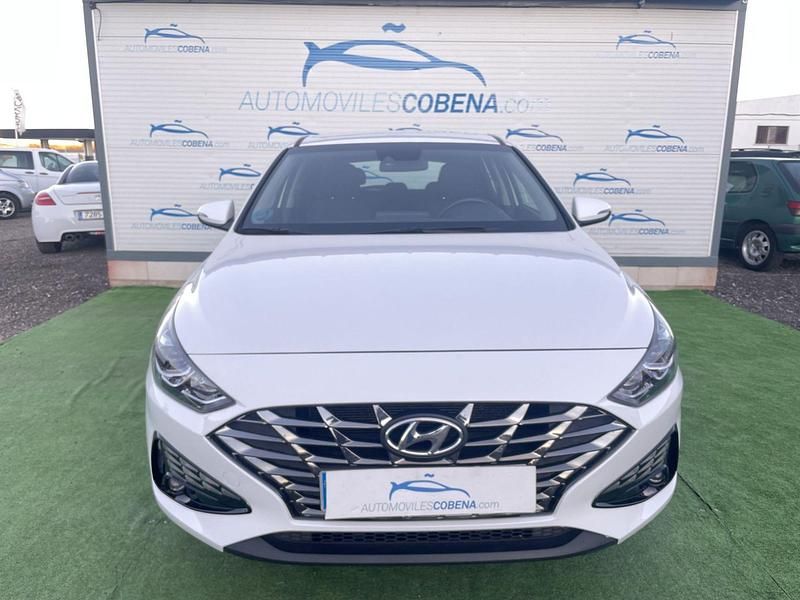 Usado Hyundai i30 110 CV (80 kW) 2023 Blanco