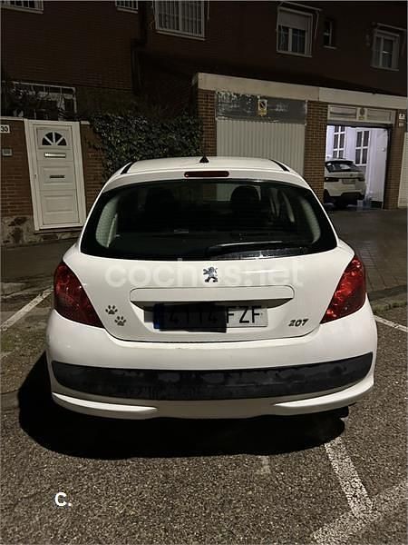 Usado Peugeot 207 70 CV (51 kW) 2008 Blanco Berlina