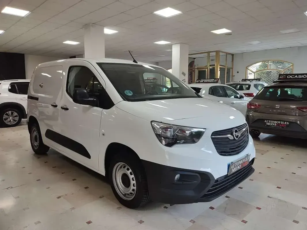 Usado Opel Combo S 99 CV (72 kW) 2021 Blanco Monovolumen