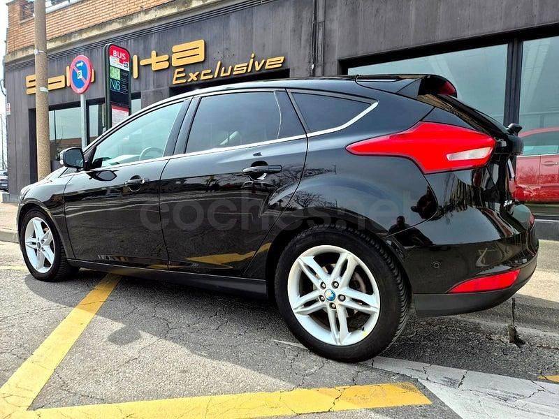 Usado Ford Focus Sport 120 CV (88 kW) 2016 Negro Berlina