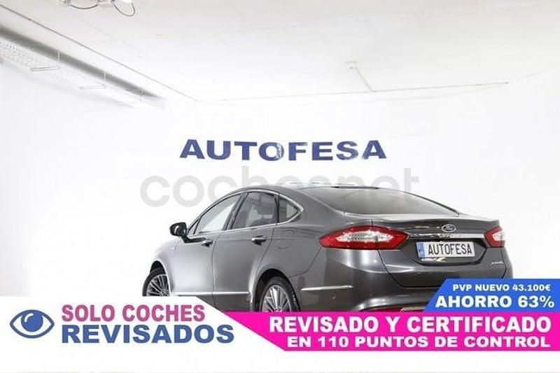 Usado Ford Mondeo Vignale 190 CV (139 kW) 2018 Gris / plata Berlina
