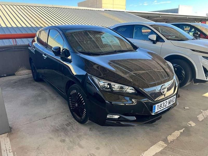 Usado Nissan Leaf N-Connecta 161 kW (219 CV) 2023 Negro Utilitario