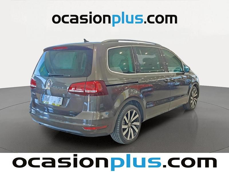 Usado VW Sharan Sportline 150 CV (110 kW) 2017 Marrón Monovolumen